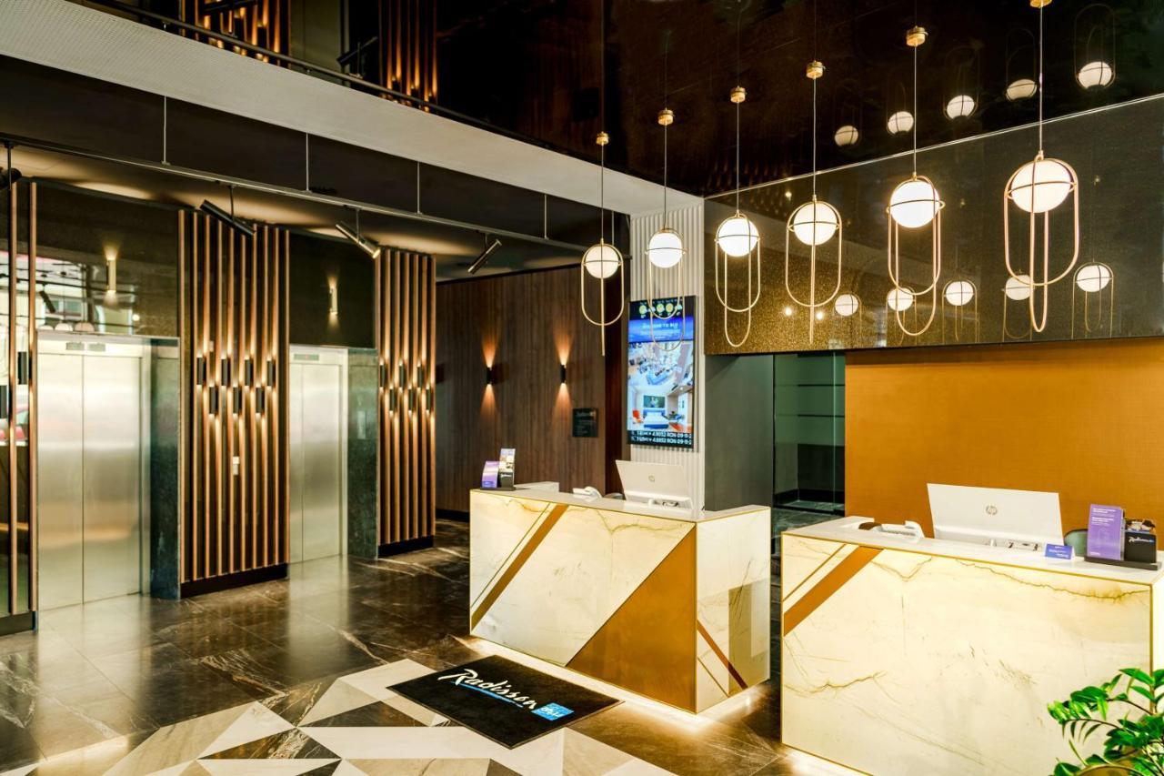 Radisson Blu Aurum Hotel, Braşov Buitenkant foto The lobby of the hotel