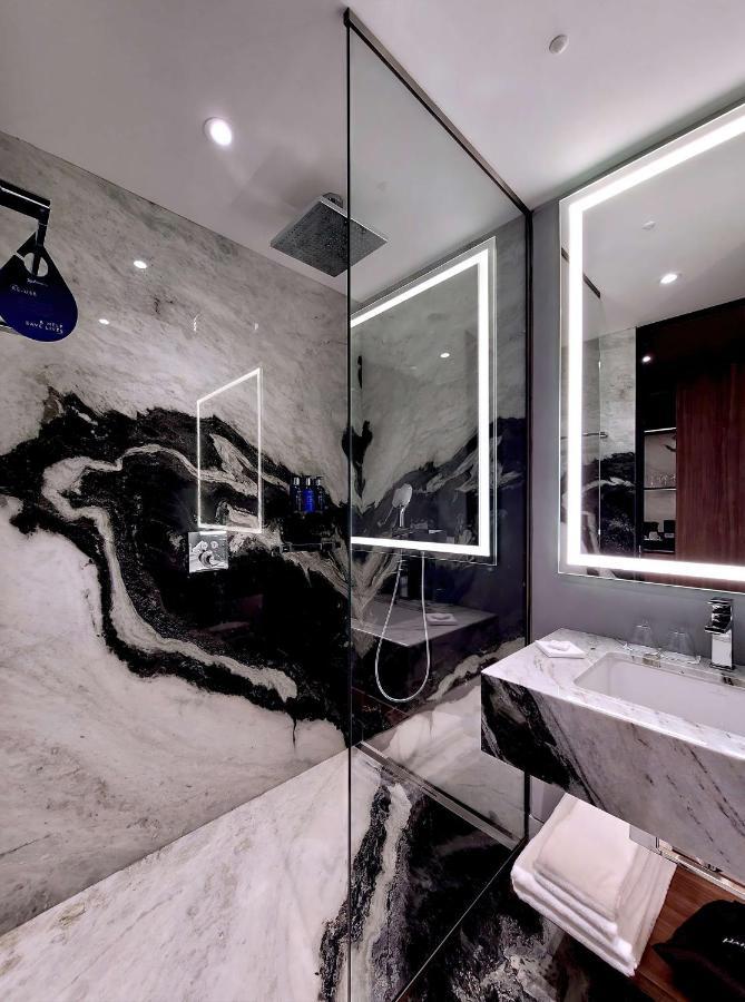 Radisson Blu Aurum Hotel, Braşov Buitenkant foto Bathroom