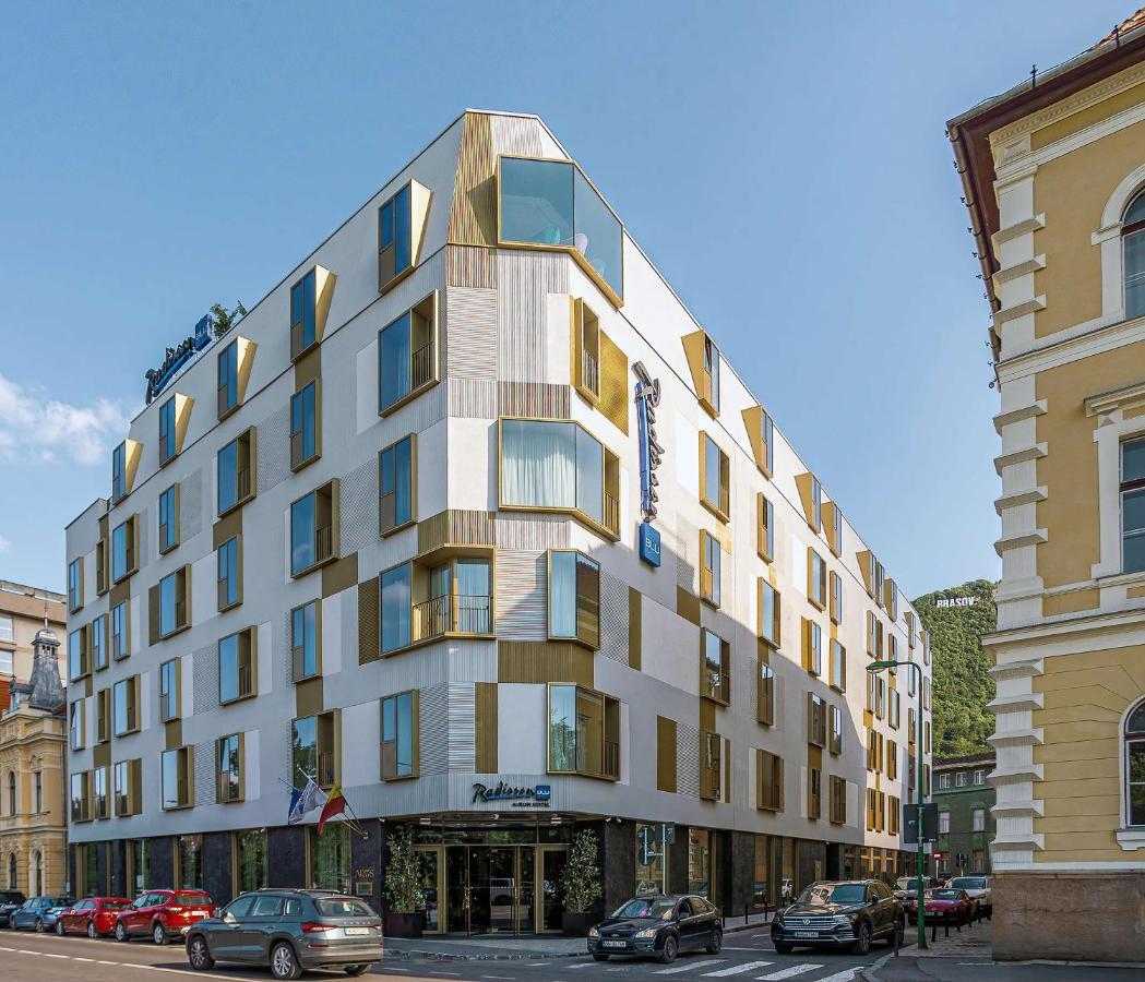 Radisson Blu Aurum Hotel, Braşov Buitenkant foto The hotel in 2014