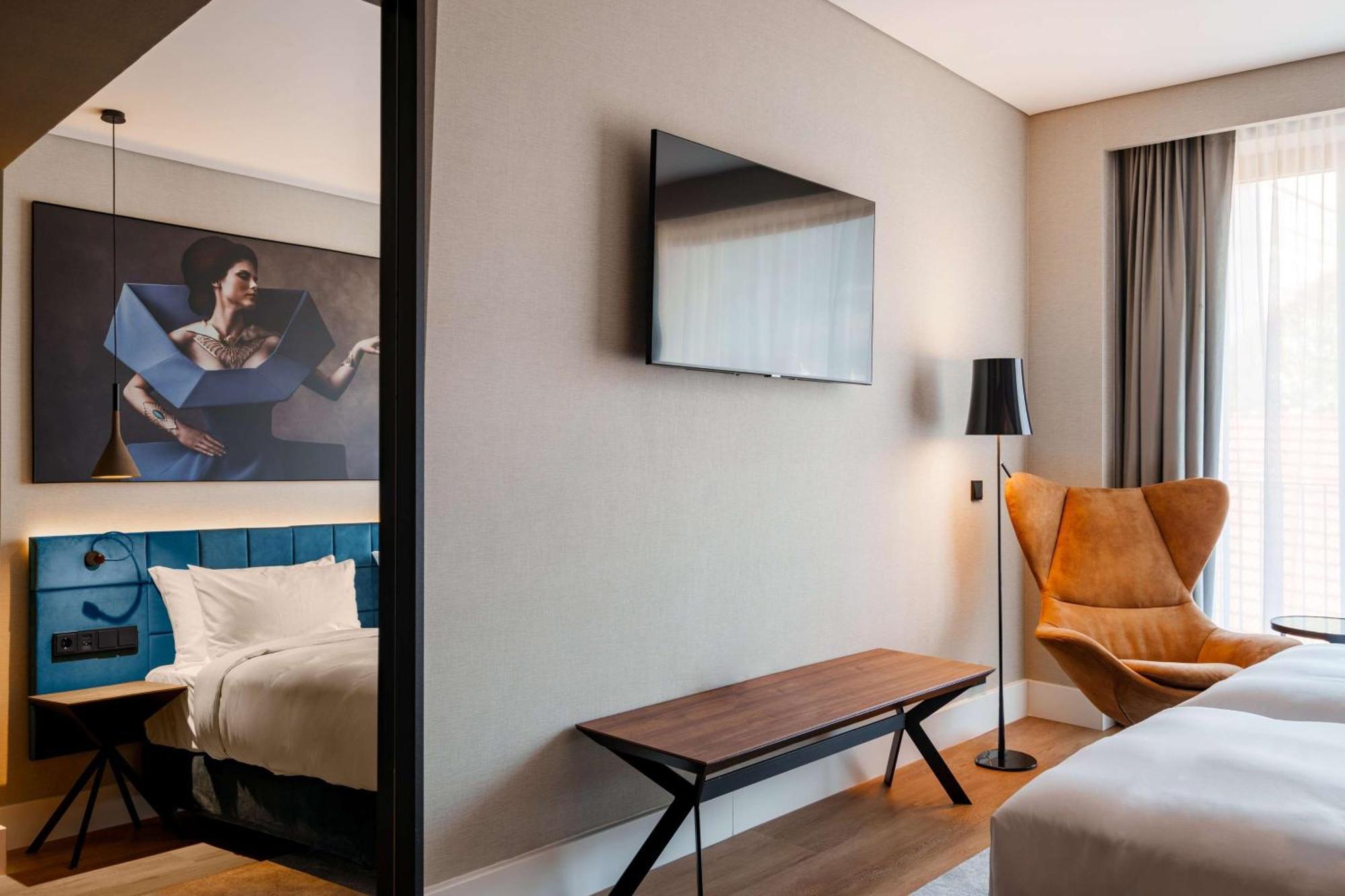 Radisson Blu Aurum Hotel, Braşov Buitenkant foto A room at the hotel